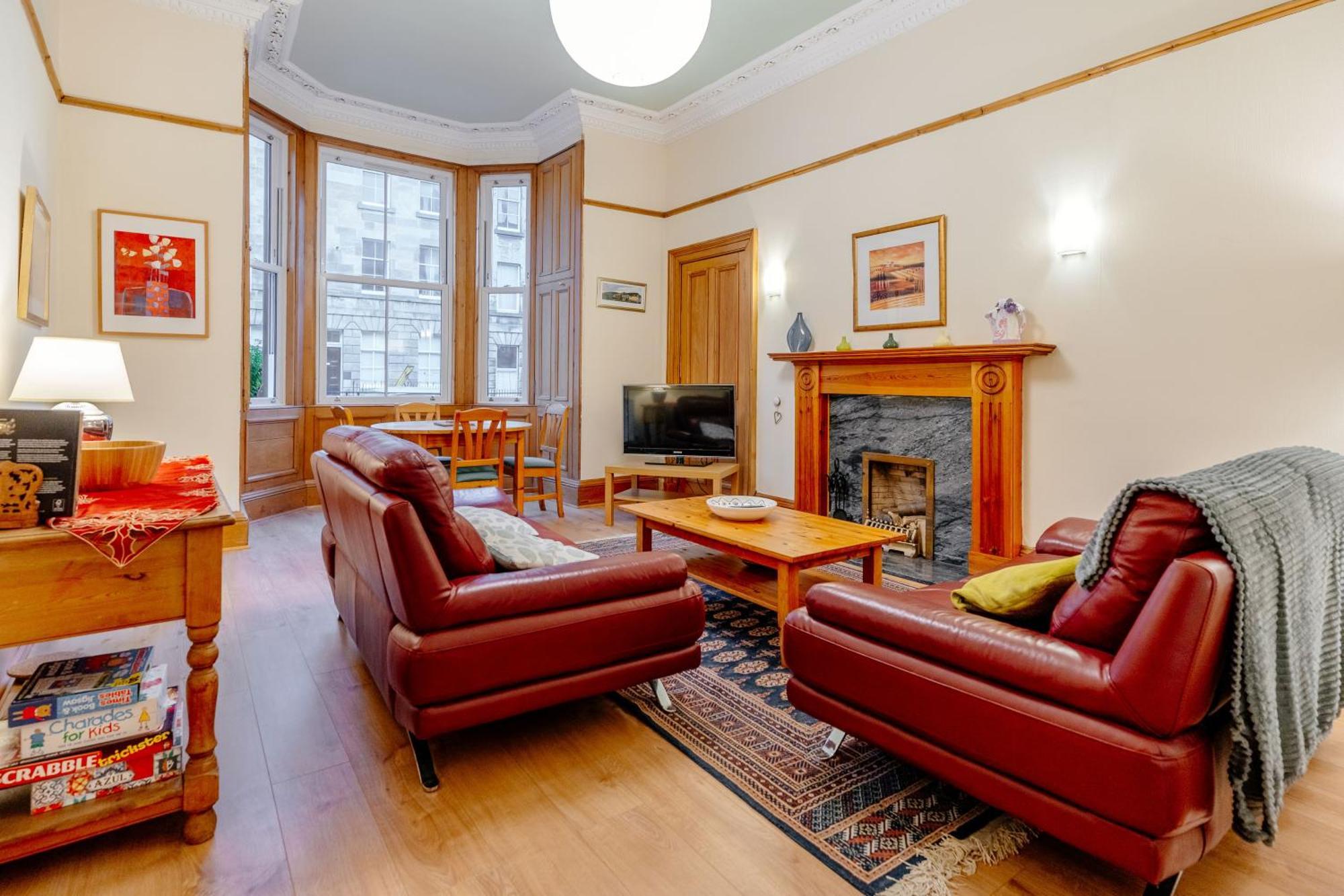 Beautiful Spacious Ground Floor Newington Flat 爱丁堡 外观 照片